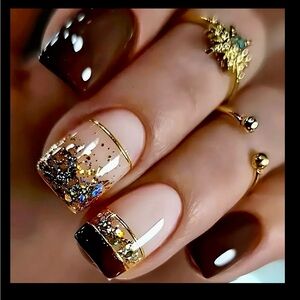 NWOT~ Full Cover Press on Nails, Set of 24 Count. Nail Glue Included